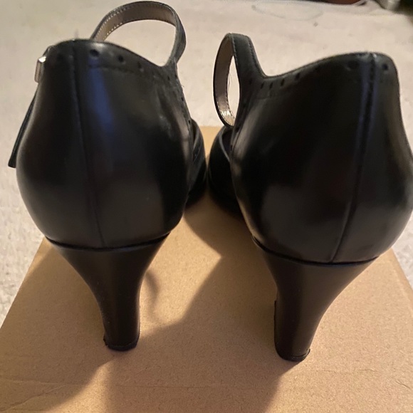 Black Heels - Picture 2 of 4